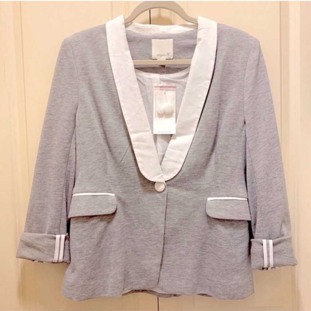 NWOT Aryn K Gray Blazer